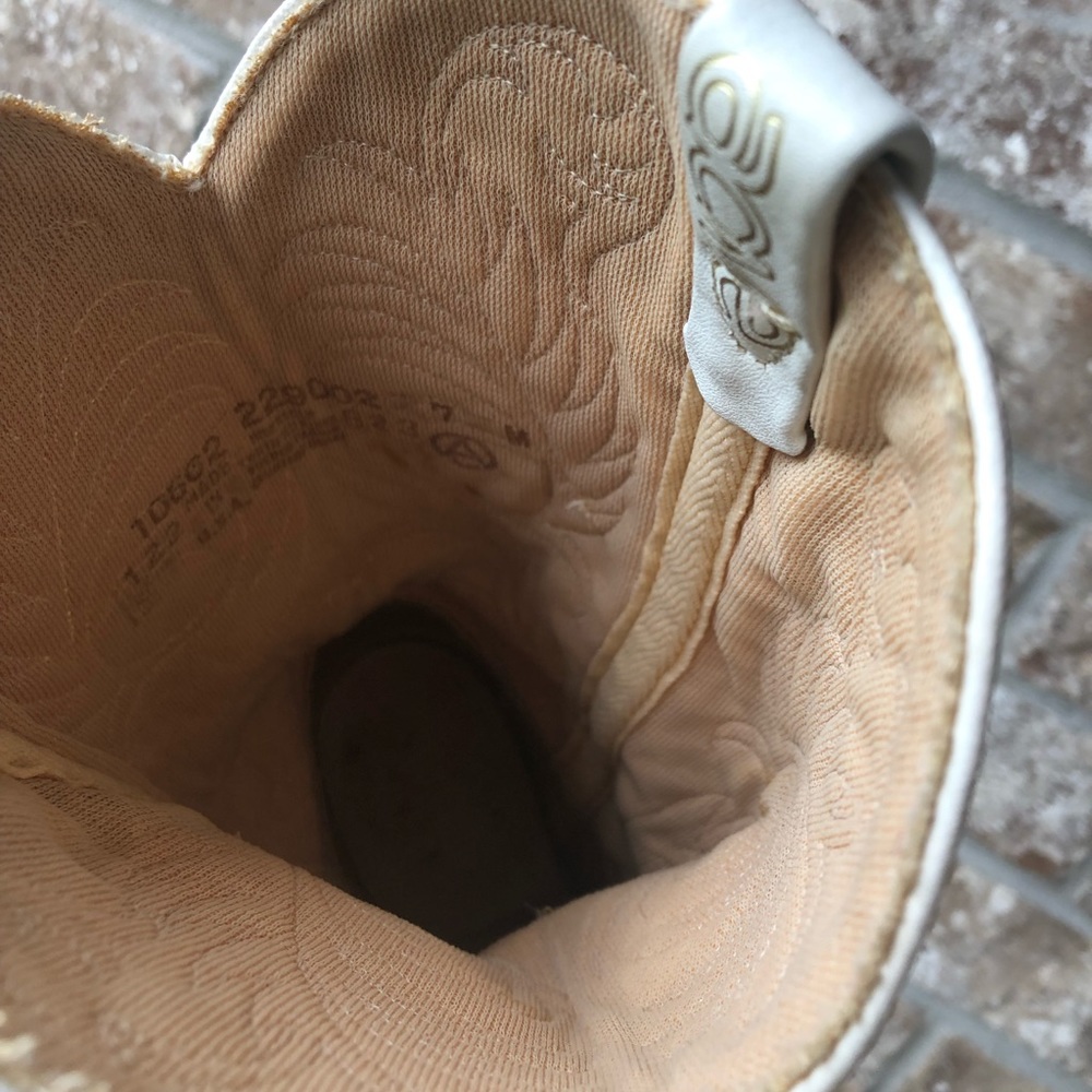 SOLD  Vintage ACME White Cowboy Boots - Picture 5 of 6